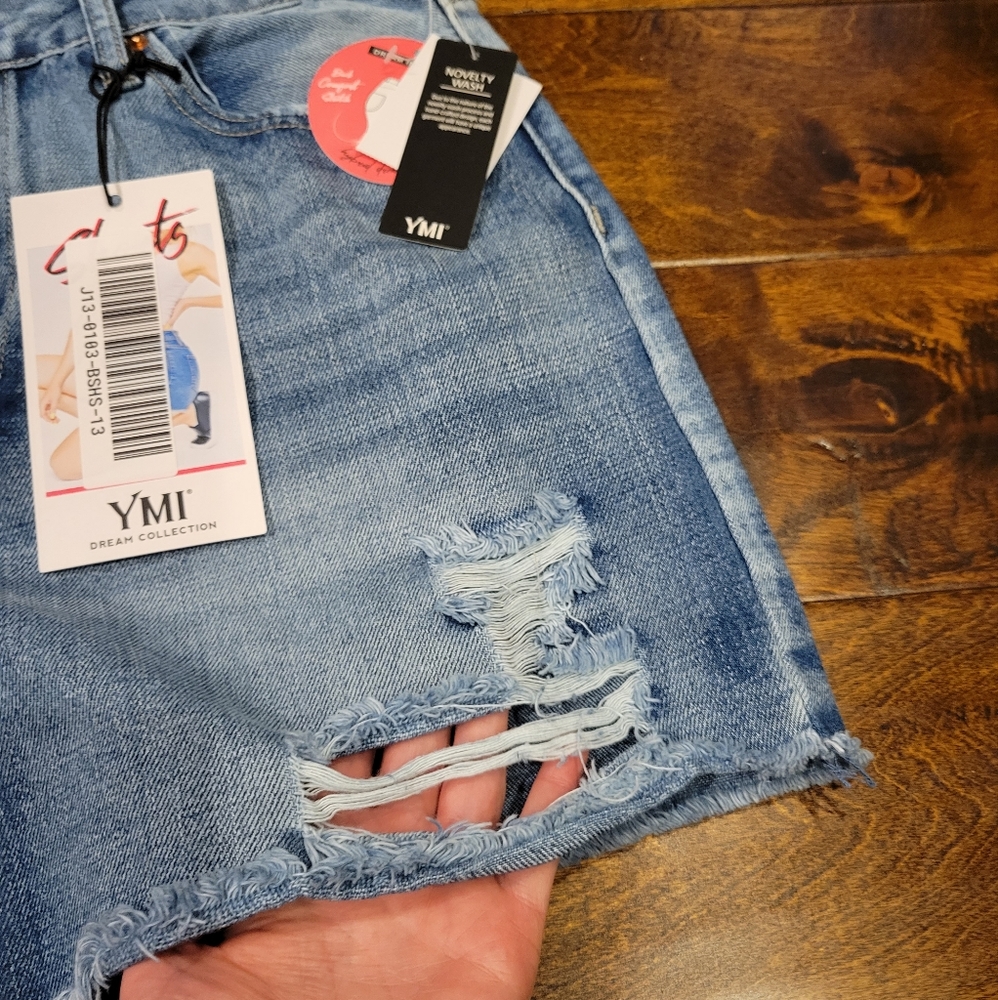 NWT YMI Jean Shorts Size 13/31 - Picture 2 of 8